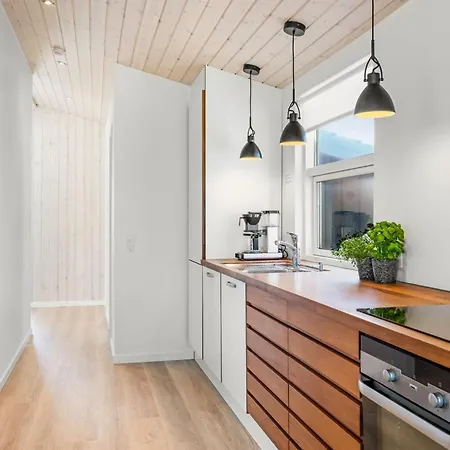 Ingela - 350m From The Sea By Interhome