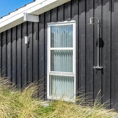 Ingela - 350m From The Sea By Interhome